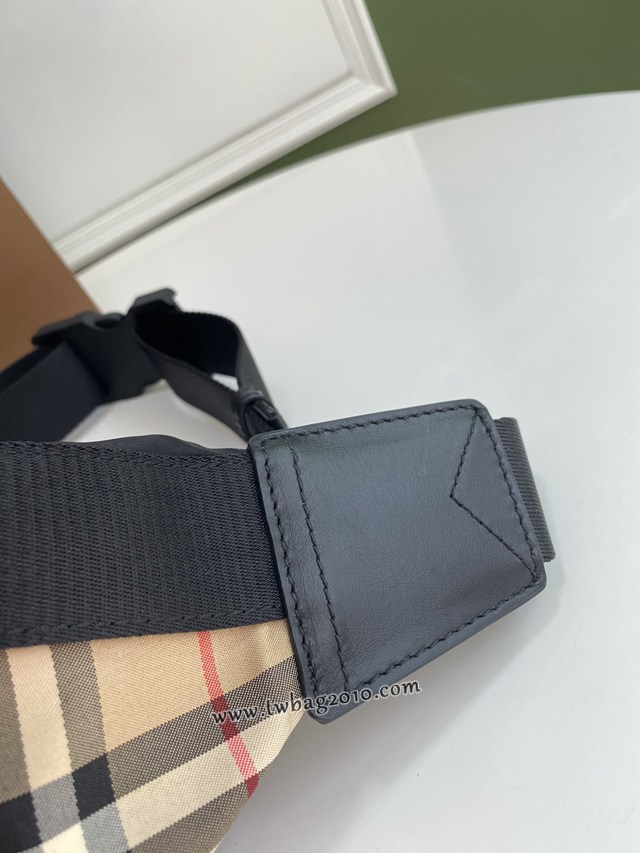 Burberry專門店新款休閒腰包 巴寶莉拼色尼龍材質男女款腰包挎包 yxb1152